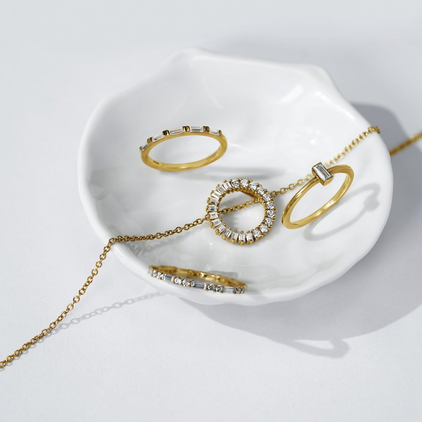 Baguette Round Pendant Necklace