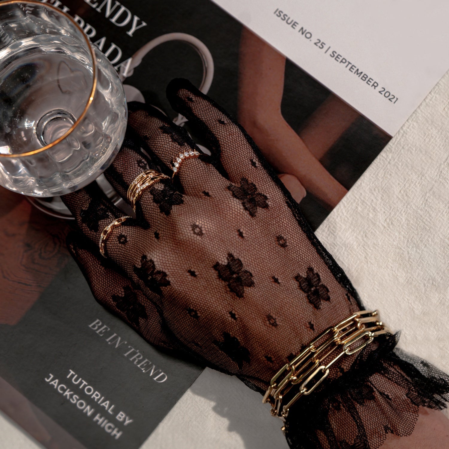 Pavé-linked Ring
