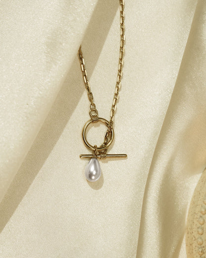 Drop Pearl Pendant Necklace