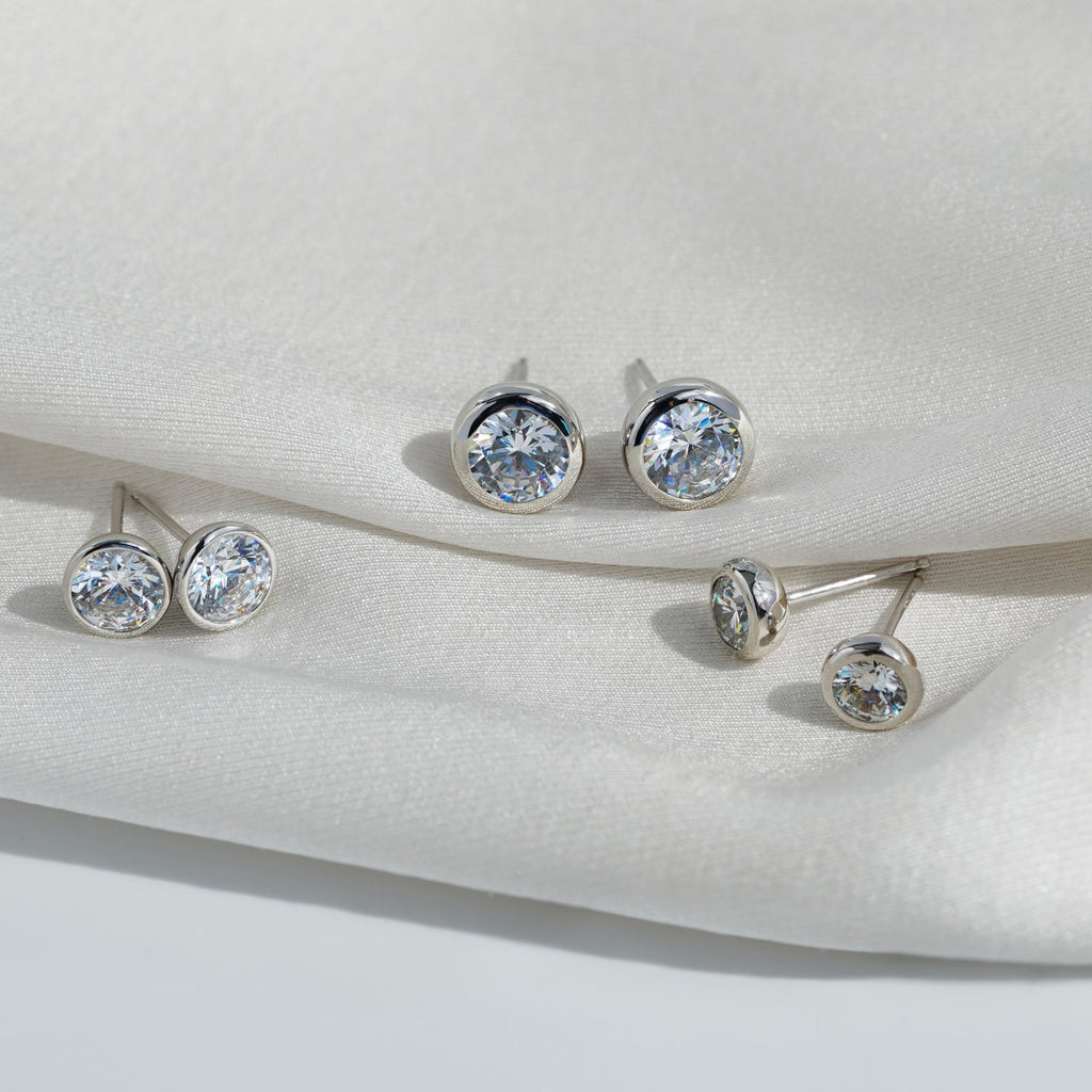 Bezel Stud Earrings JEE03587
