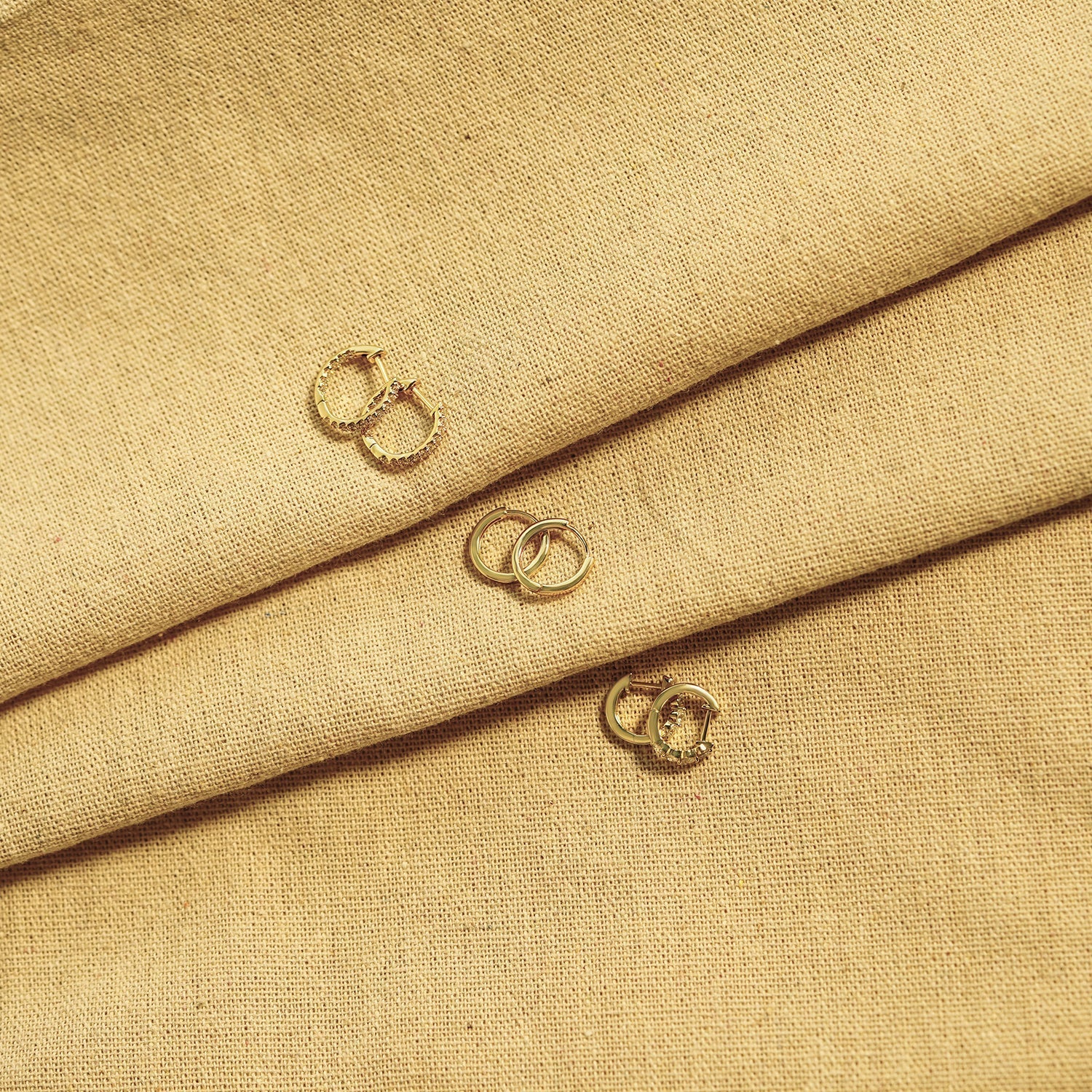 0.5 Inch Prongs Hoop Earrings JEE22262