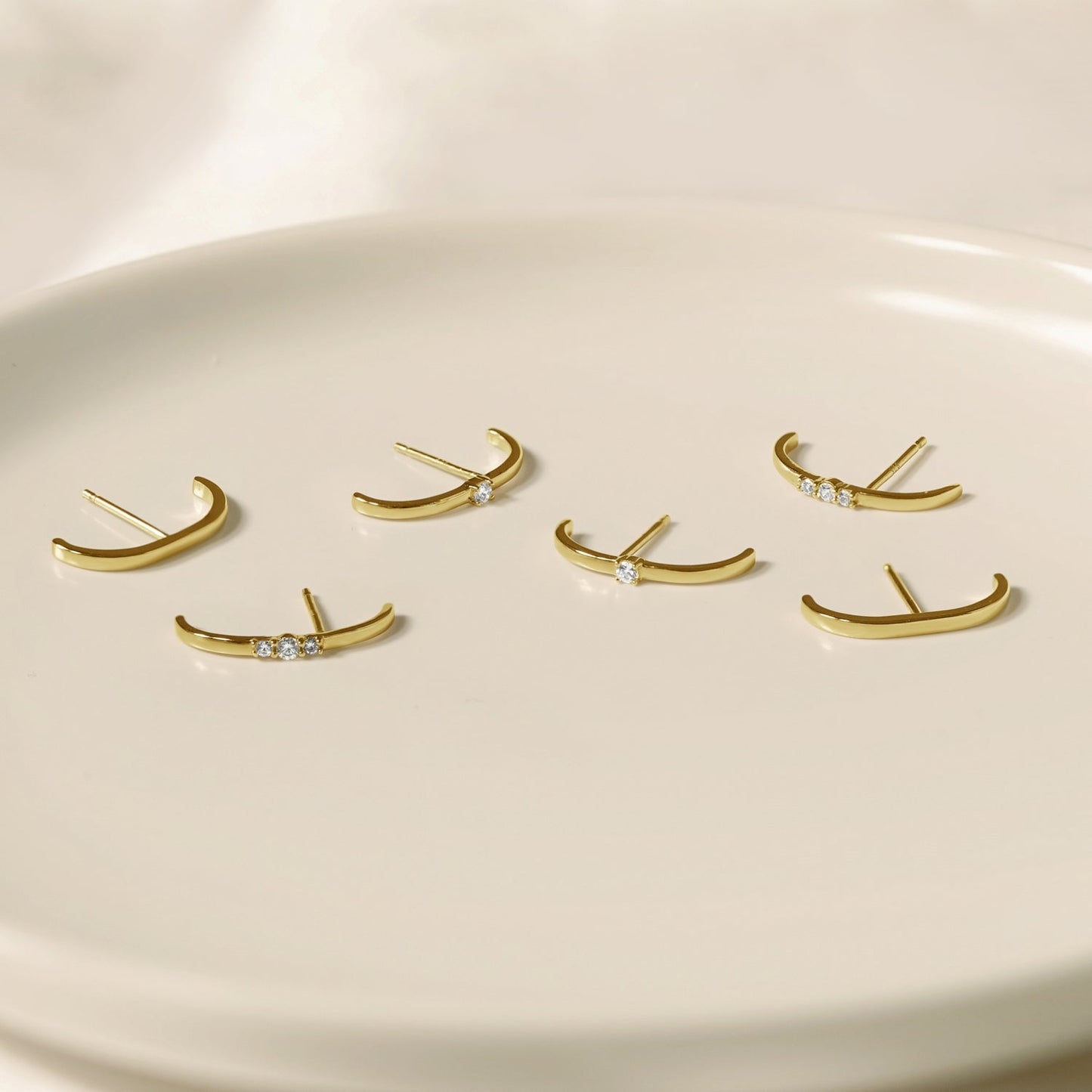 Single Stone Curved Bar Stud Earrings JEE21636