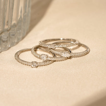 La Petite Solitaire Ring - Baguette