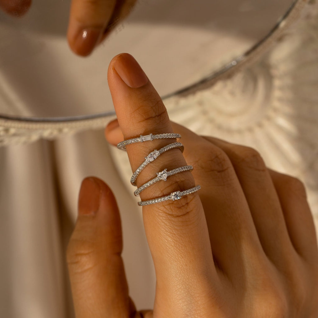 La Petite Solitaire Ring - Marquise