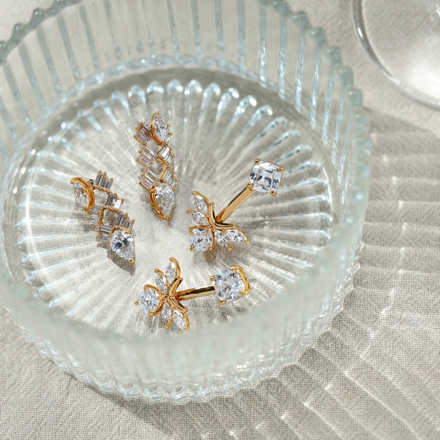 Leaf Shape Stud Earrings JNE06121