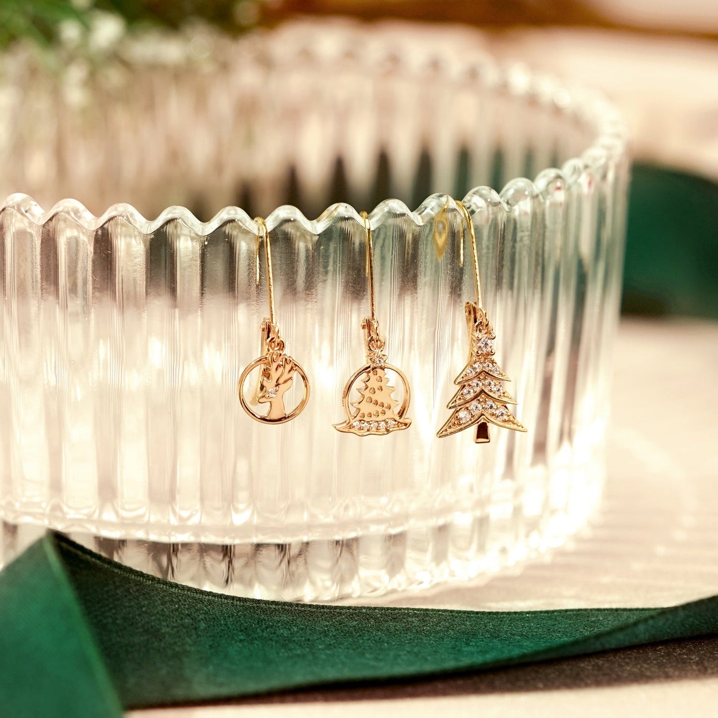 Christmas Reindeer Drop Leverback Earrings JEE24647