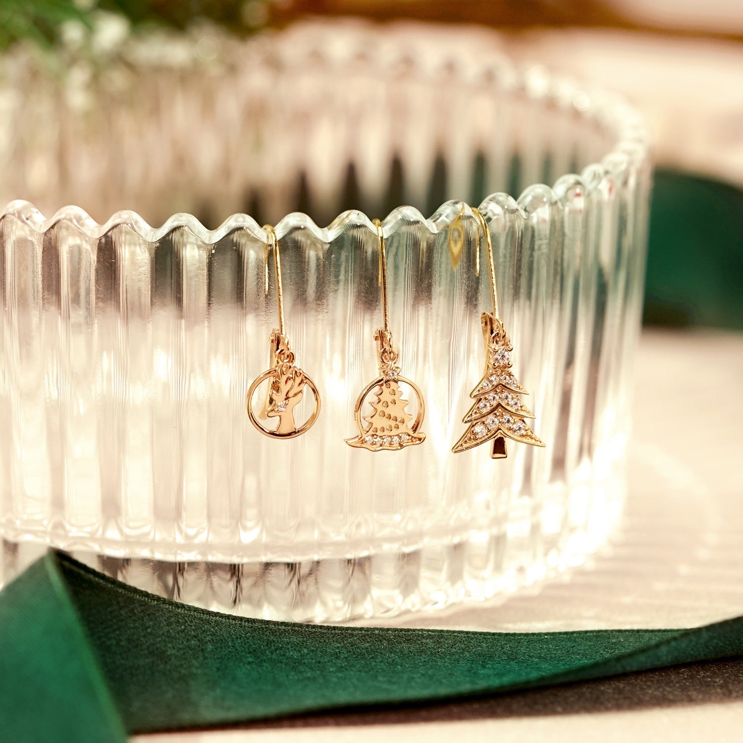 Christmas Reindeer Drop Leverback Earrings JEE24647