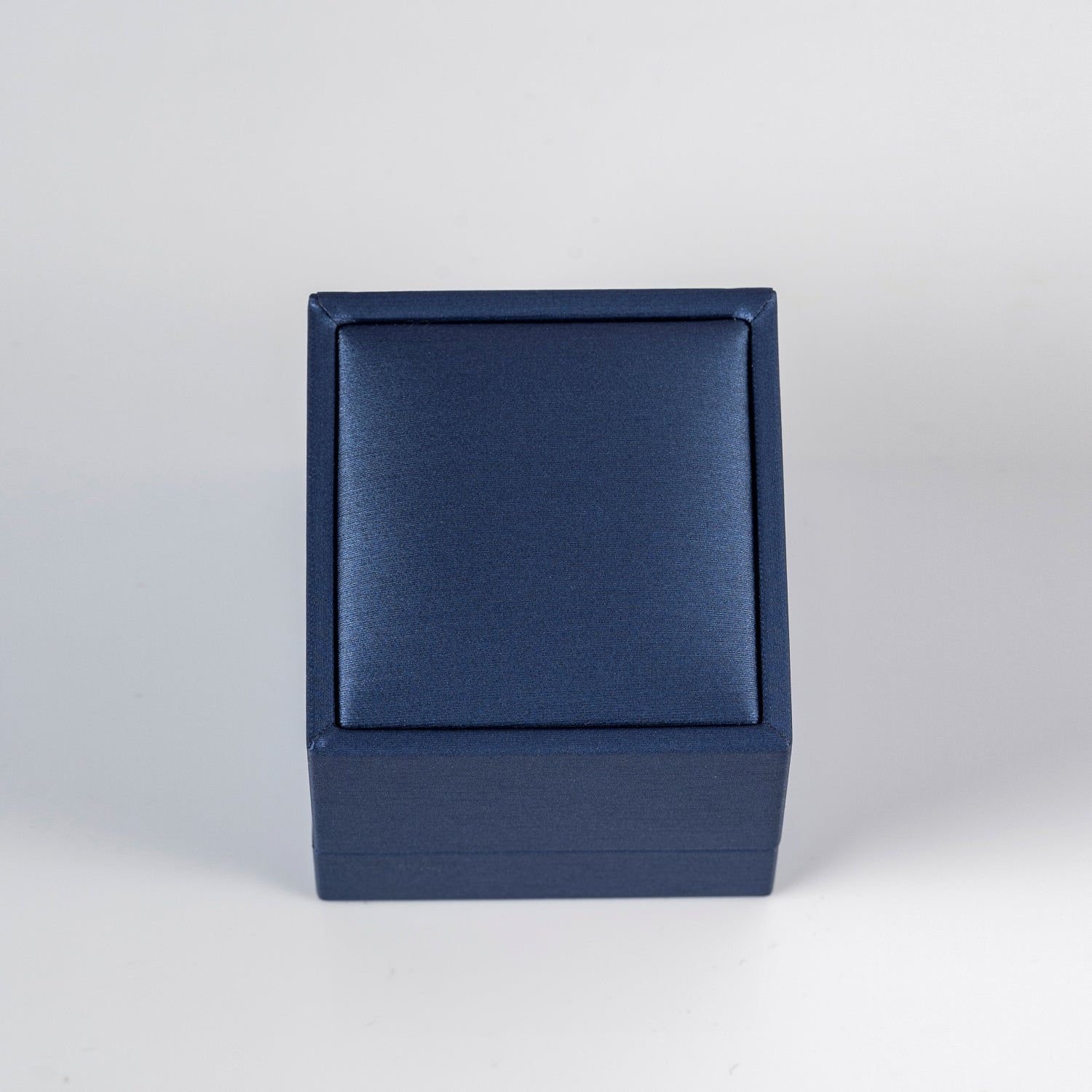 Hinged Box 58*65*50mm for one ring