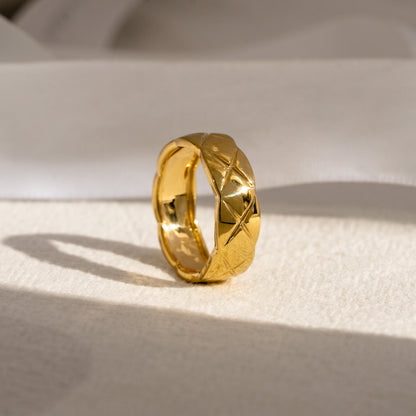 Bold Quilted Band Ring