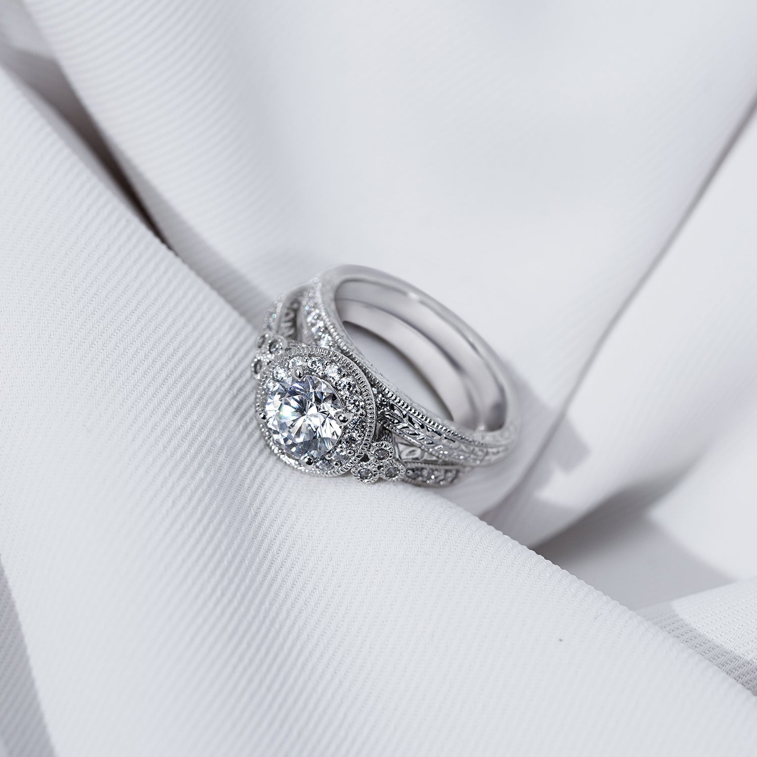 Round Antique Ring Set