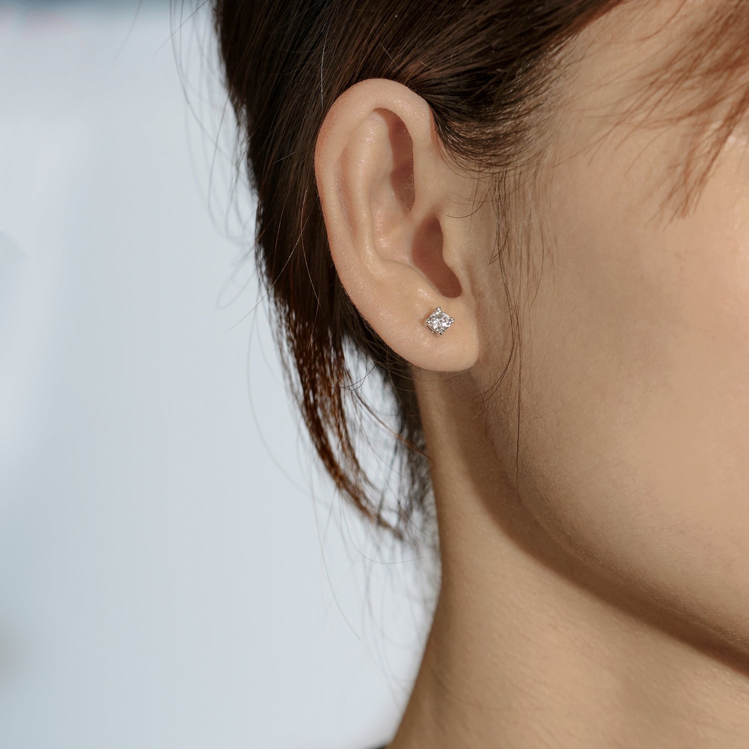 Signature Deluxe Round Solitaire Stud Earrings JEE22909