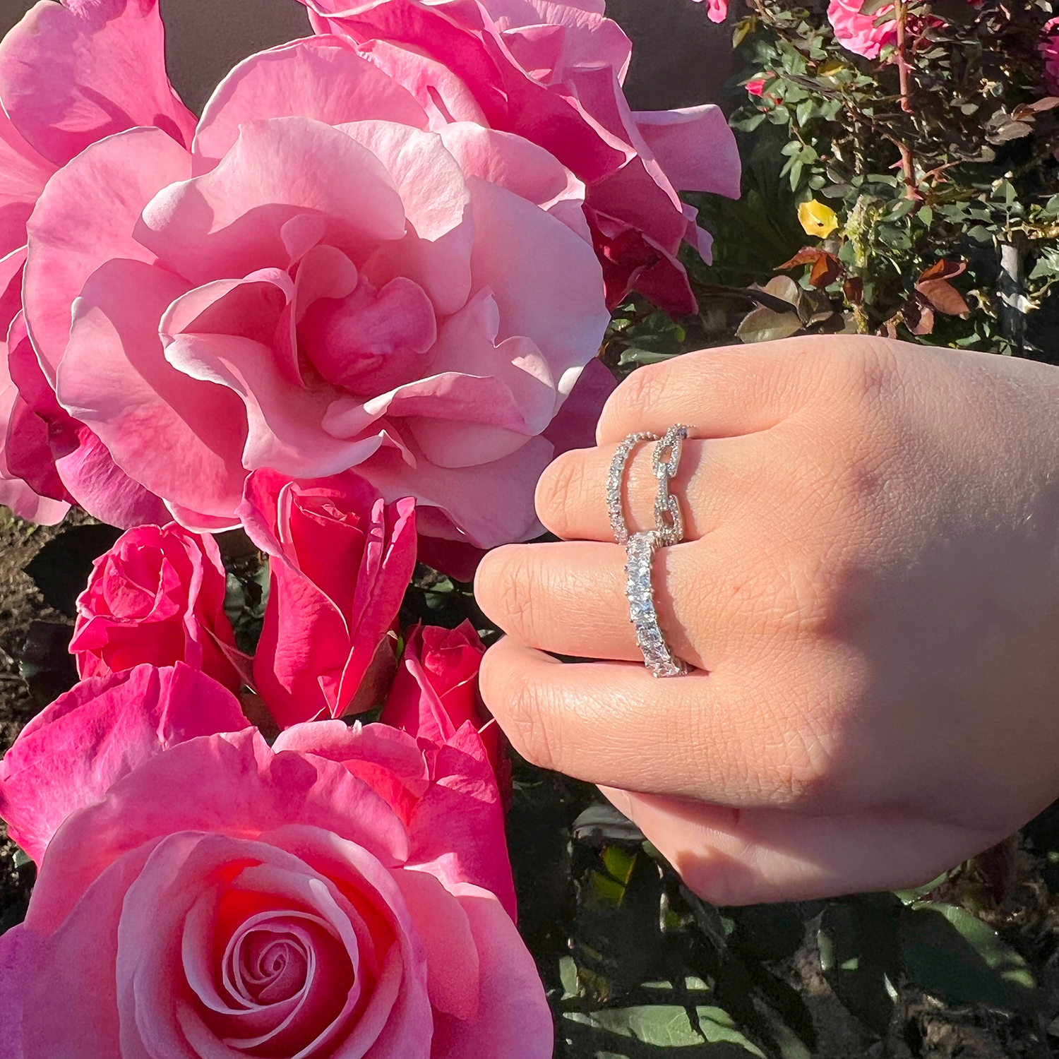 Pave-Linked Ring JER20251